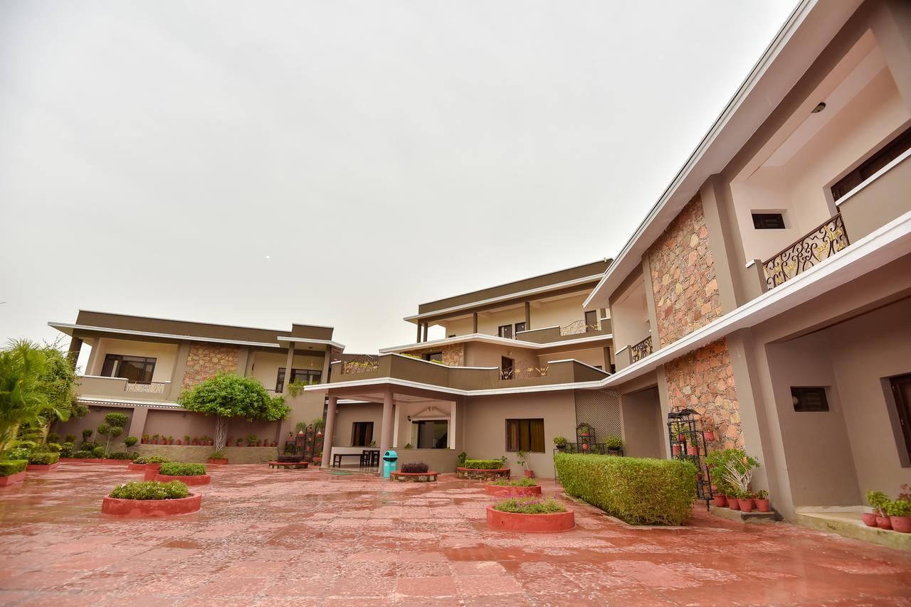 Araliayas Resort & Spa Udaipur Exterior foto